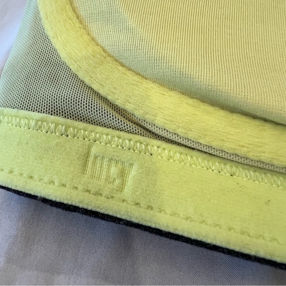 Lucy High Impact Adjustable Workout Sports Bra w/Removable Pads Size Medium EUC - Picture 2 of 14